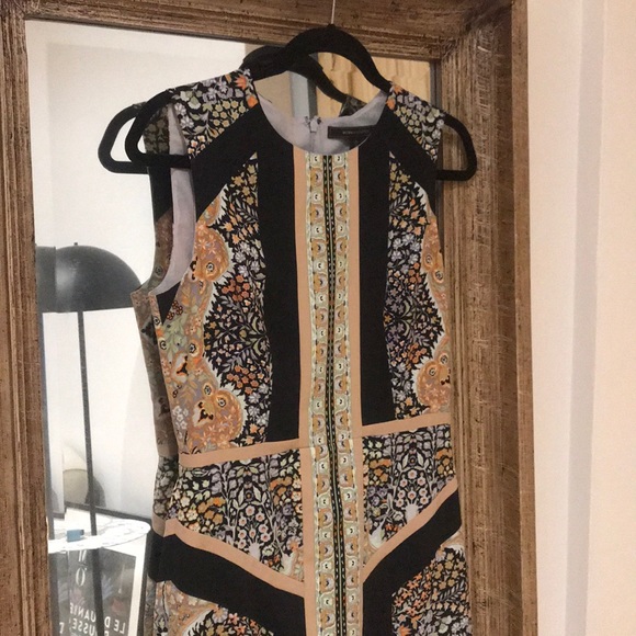 BCBG dress, hardly worn. Beautiful print. - Picture 6 of 7